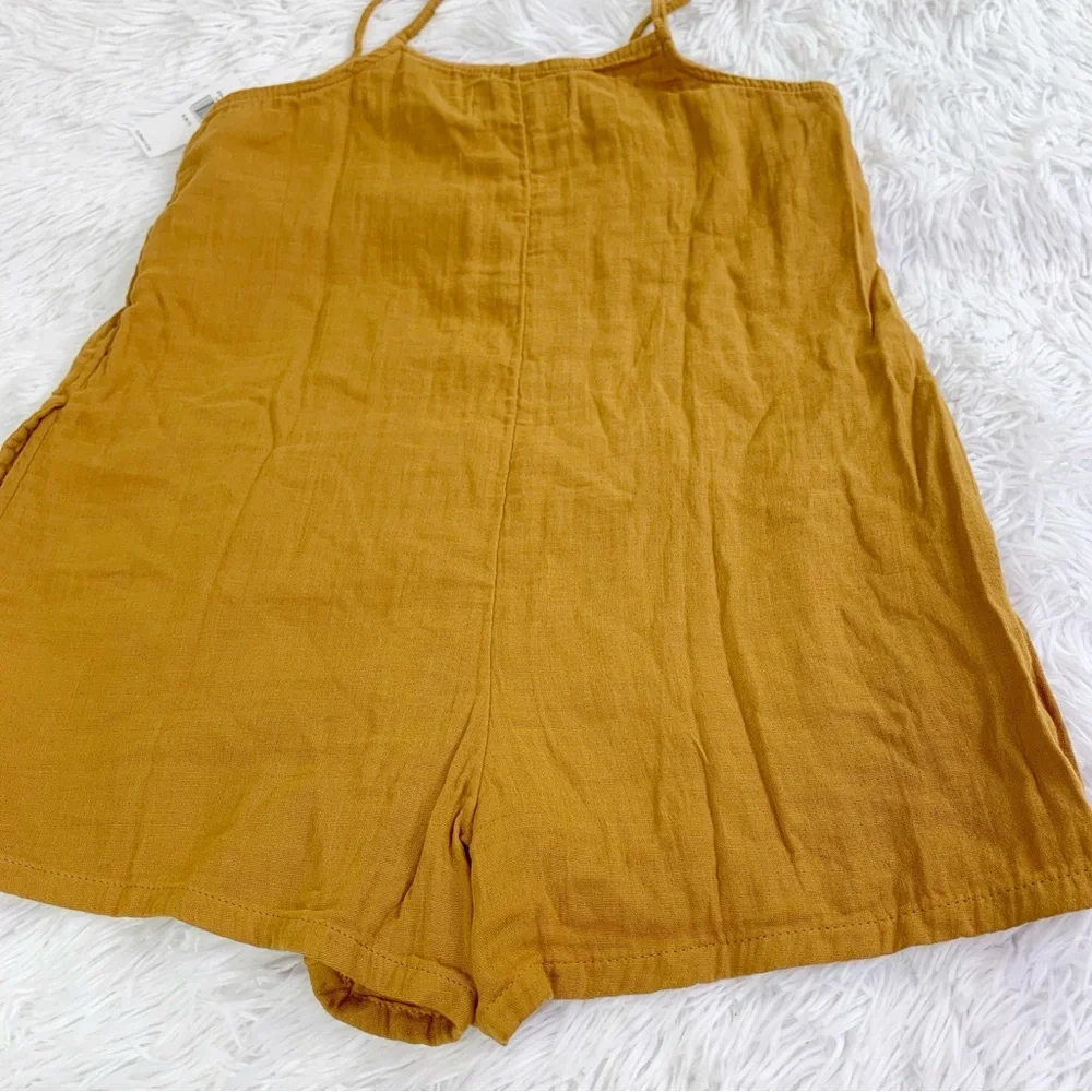 Old Navy girl's size‎ s(6-7) Mustard yellow Romper